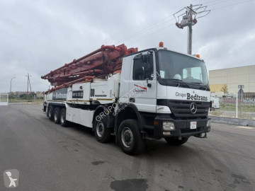 Camion béton pompe à béton Mercedes