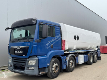 Camion citerne MAN