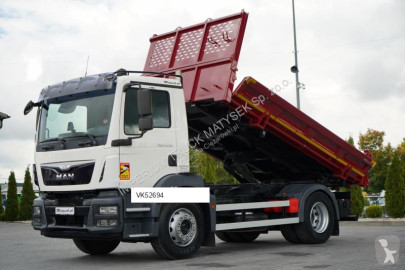 Camion benne MAN