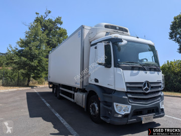 Refrigerated truck
