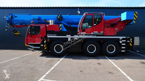 Camion grue Liebherr