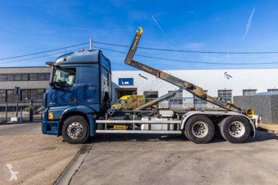 Camion polybenne Mercedes