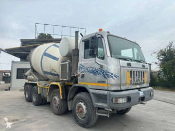 Camion béton toupie / Malaxeur Astra