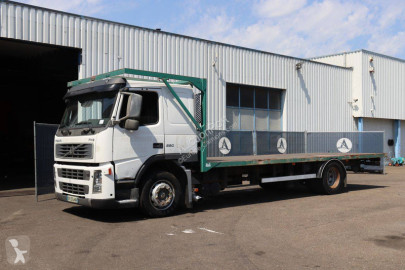 Camion plateau standard Volvo