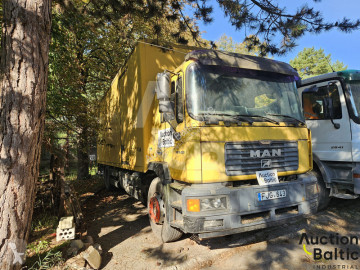 Camion fourgon MAN