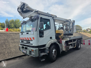 Camion nacelle télescopique Iveco