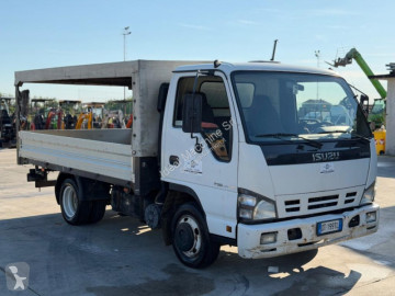Camion plateau ridelles Isuzu