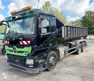 Mercedes hook arm system truck
