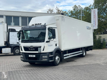 MAN box truck