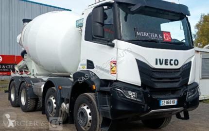 Camion béton toupie / Malaxeur Iveco
