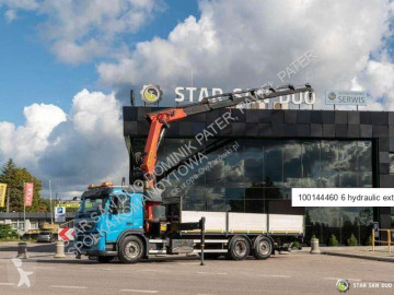 Camion plateau Volvo