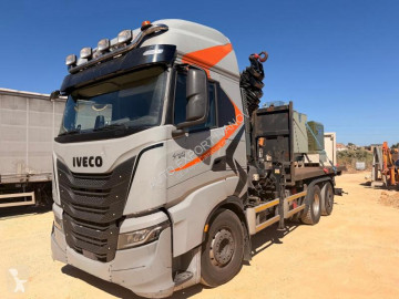 Camion plateau standard Iveco
