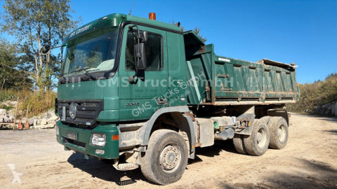 Camion tri-benne Mercedes