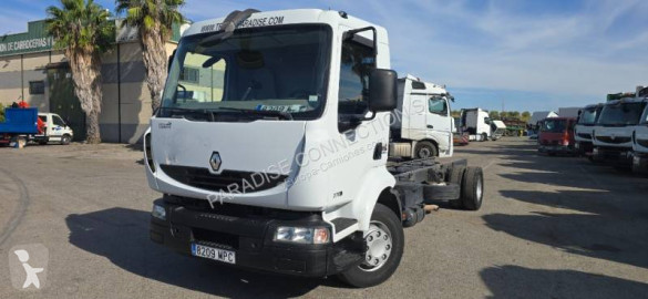 Renault chassis truck