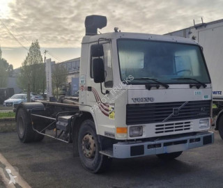 Camion polybenne Volvo
