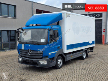 Camion fourgon Mercedes