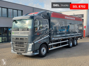 Camion plateau brasseur Volvo