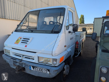 Utilitaire plateau Renault