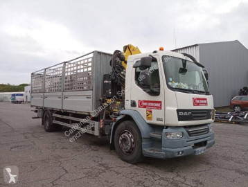 Camion grue DAF