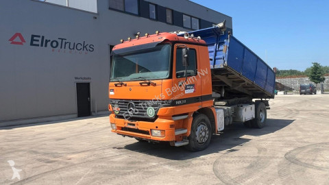 Camion tri-benne Mercedes