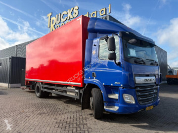 Camion fourgon DAF