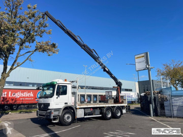 Camion grue Mercedes