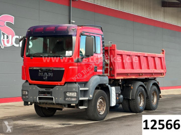 Camion tri-benne MAN