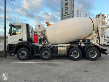 Camion béton toupie / Malaxeur Iveco neuf