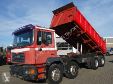 Camion benne MAN