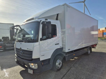 Camion fourgon Mercedes