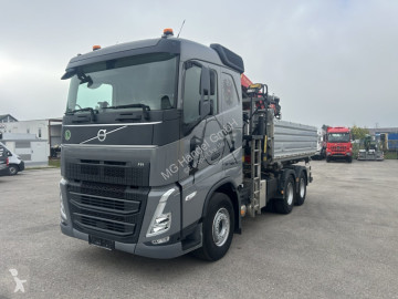 Camion tri-benne Volvo