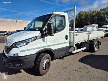 Camion plateau ridelles Iveco