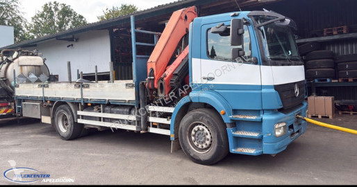 Camion grue Mercedes