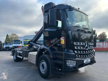 Camion polybenne Mercedes