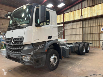 New Mercedes chassis truck