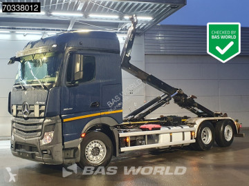 Mercedes hook arm system truck