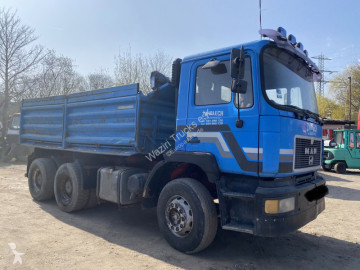 MAN 26.422 truck