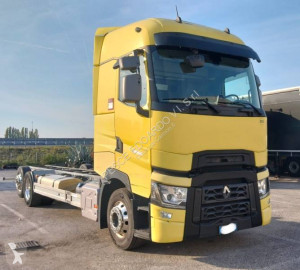 Renault chassis truck