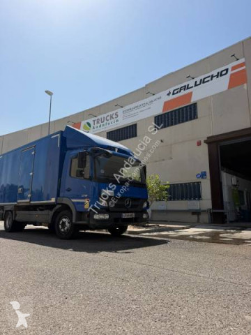 MercedesAtego1218