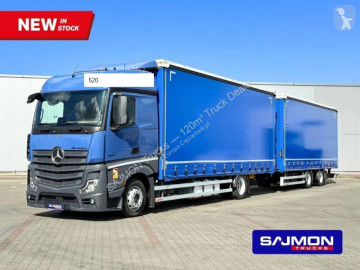 Mercedes tautliner truck