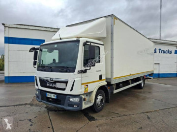 MAN plywood box truck