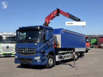 Mercedes tautliner truck