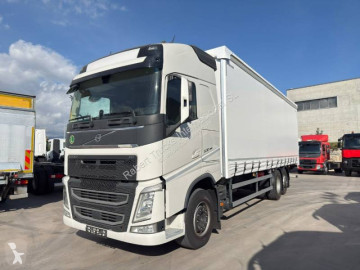 Volvo tautliner truck