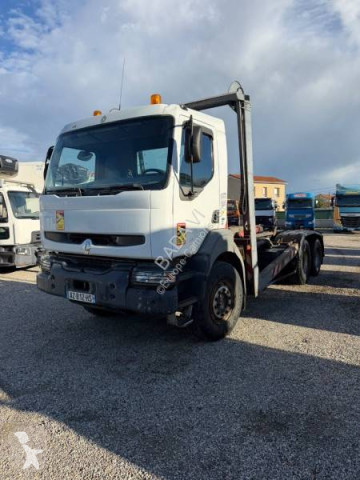 Renault chassis truck