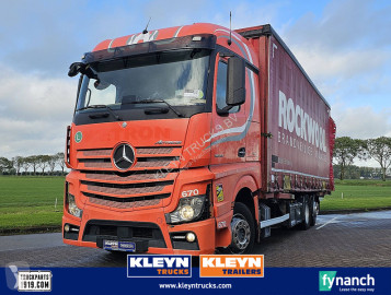 Mercedes tautliner truck