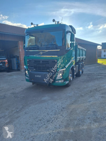 Tipper truck