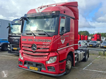 Mercedes truck