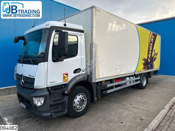 Mercedes box truck