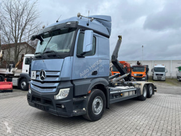 Mercedes hook arm system truck