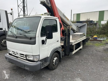 Nissan aerial platform truck